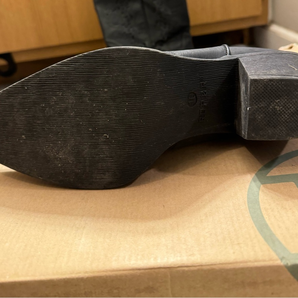 Roppers all black cowboy boots for women.
